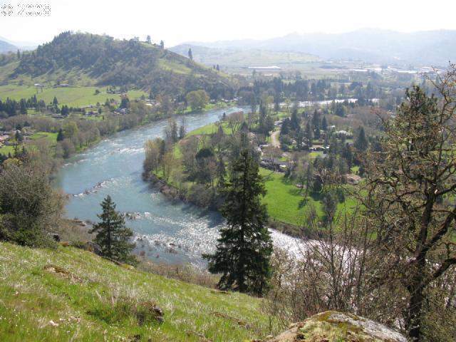 $795,000 - 3Br/2Ba - for Sale in Roseburg