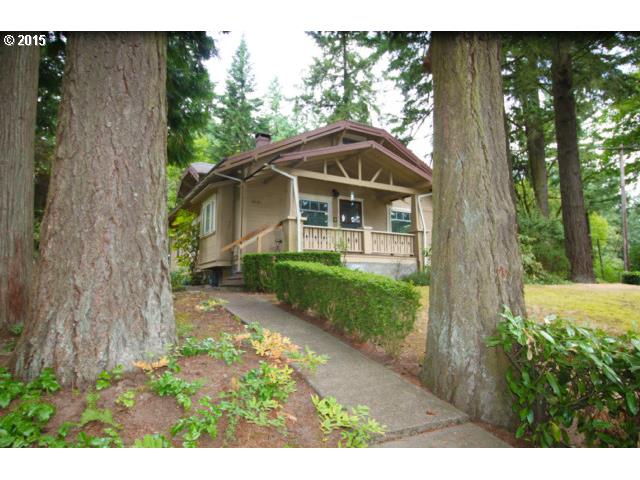 2701 LAKEVIEW BLVD Lake Oswego, Oregon Spectacular location across from Lake-3 boat easements! Huge usable hard to fin half acre sunny lot-Cute house w/character & great bones-Cosmetic fixer-solid & livable now-lots of windows, very sunny+ bright! Big living & dining room w/built-ins,wall of windows, fireplace+ big front porch! Large kitchen & nook. Master w/full bath-Upstairs has 2 bedrooms-skylights-loft-pretty fir floors Big garage-Possible 2nd lot/house or huge yard!