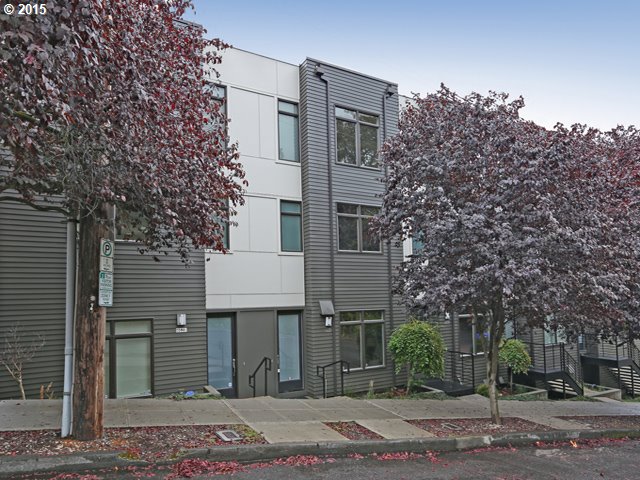 $589,900 - 3Br/8Ba - for Sale in Johns Landing, Portland