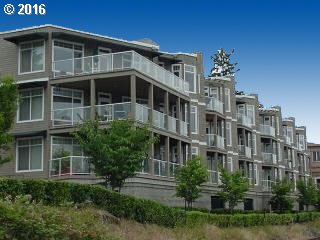$895,000 - 4Br/3Ba - for Sale in Lakewood Bay, Lake Oswego