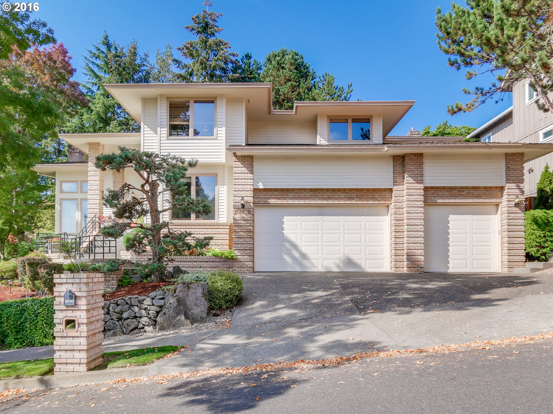 $899,000 - 4Br/3Ba - for Sale in Lake Oswego