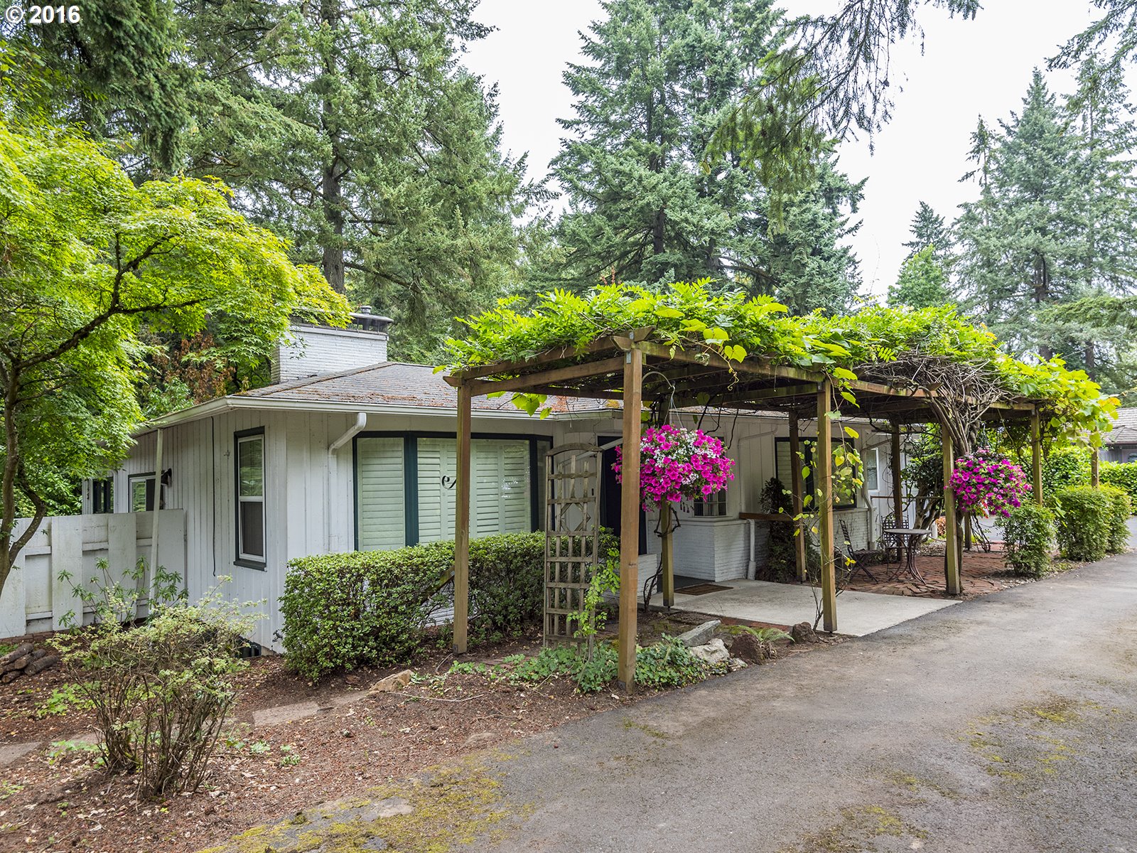 $569,000 - 3Br/3Ba - for Sale in Lake Oswego
