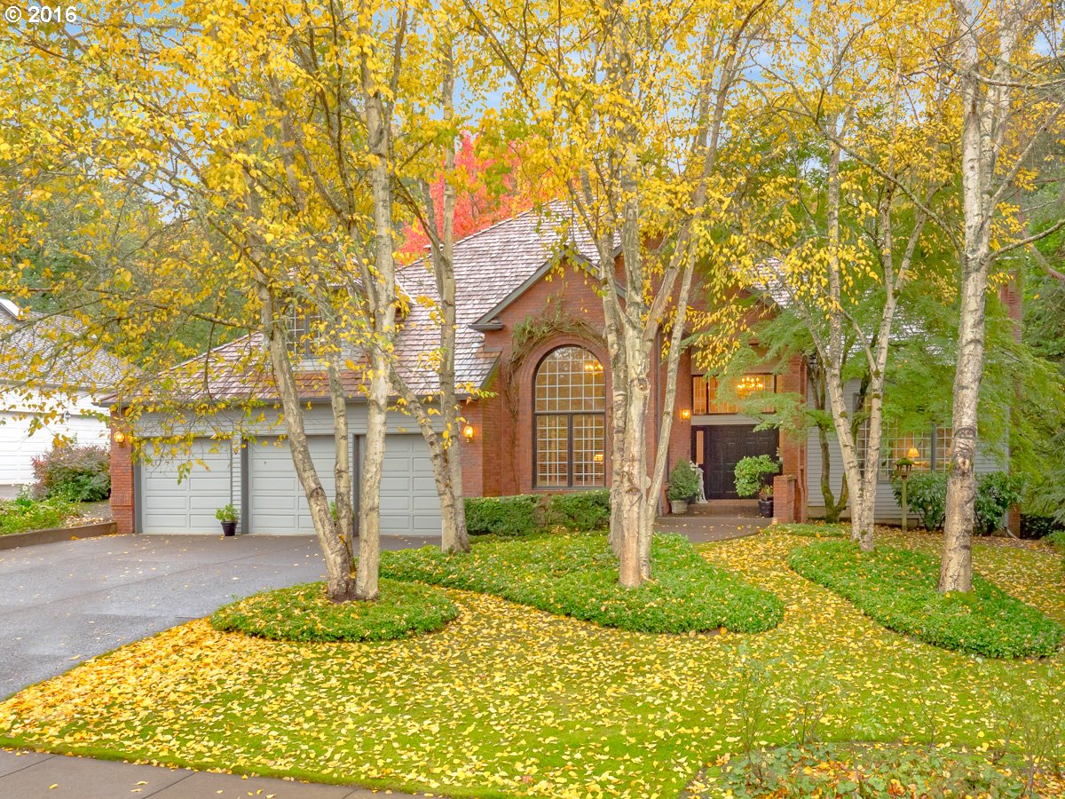 $825,000 - 4Br/4Ba - for Sale in Lake Oswego