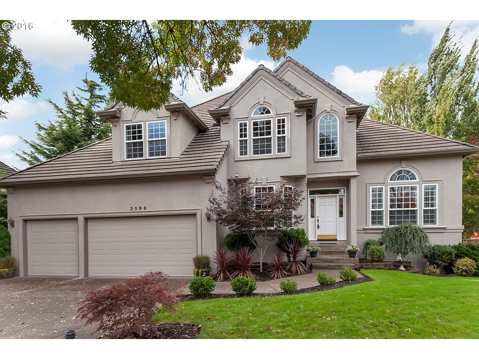 $809,999 - 5Br/4Ba - for Sale in West Linn