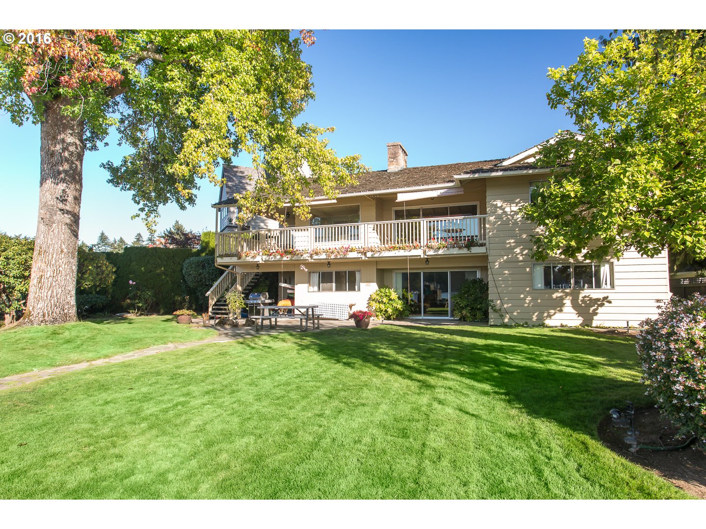 $3,865,000 - 6Br/4Ba - for Sale in Lake Oswego