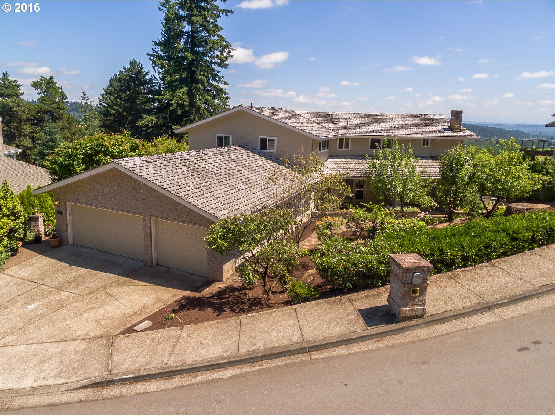 $849,900 - 5Br/6Ba - for Sale in Lake Oswego