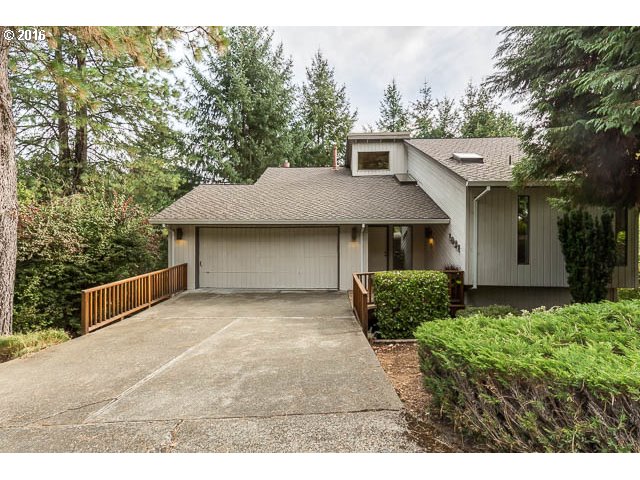 $559,900 - 3Br/3Ba - for Sale in Hallinan, Lake Oswego
