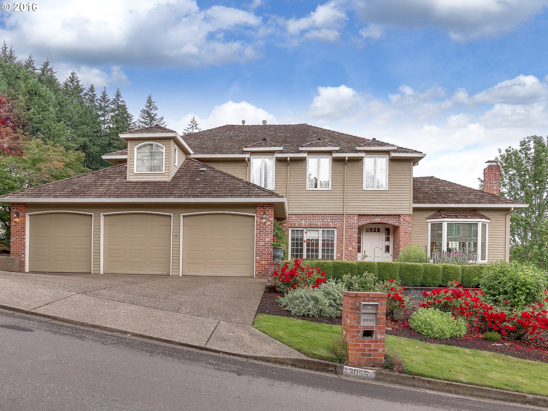 $812,000 - 5Br/3Ba - for Sale in Atherton, Lake Oswego