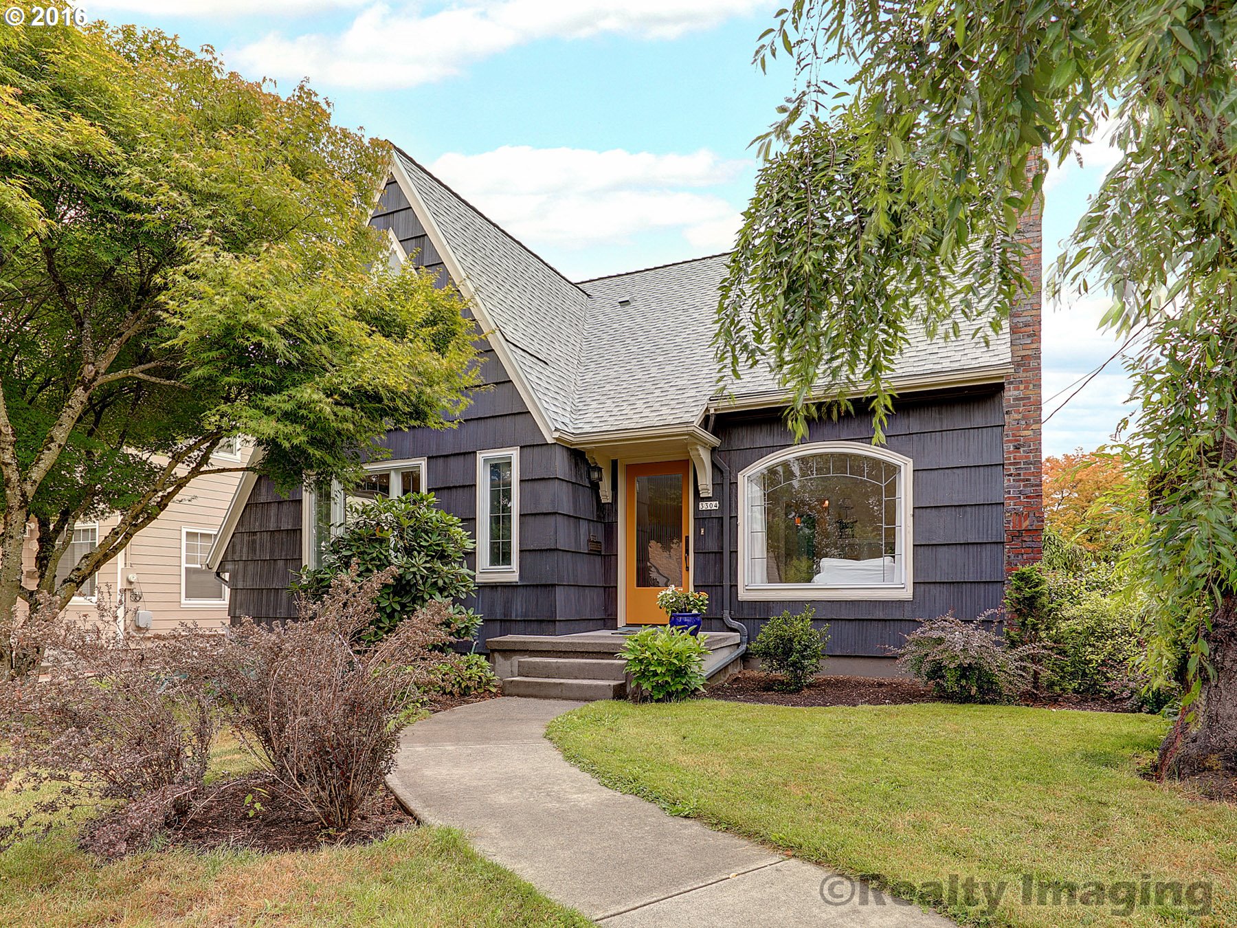 $660,000 - 3Br/2Ba - for Sale in Beaumont, Portland