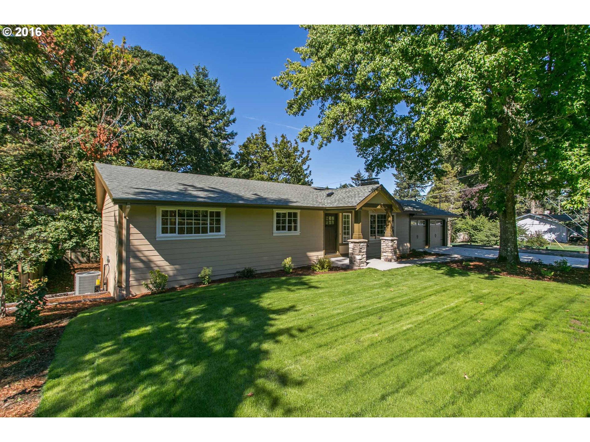 $669,900 - 4Br/3Ba - for Sale in Lower Palisades, Lake Oswego