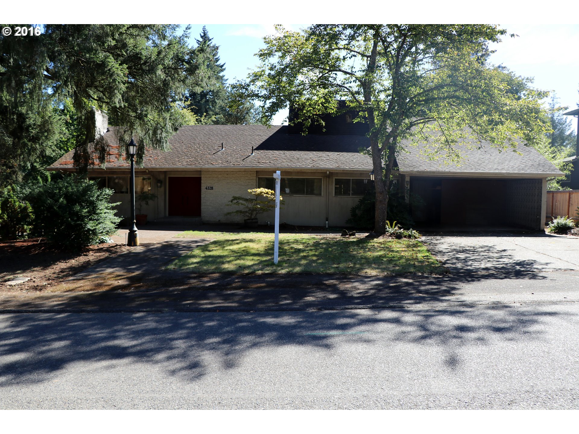 $699,950 - 3Br/3Ba - for Sale in Bryant, Lake Oswego