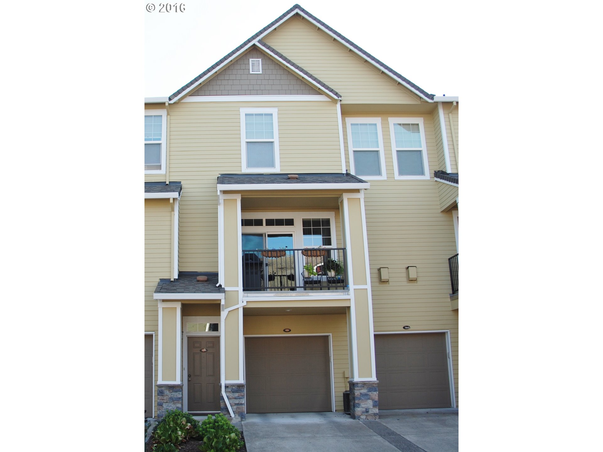 $249,900 - 2Br/3Ba - for Sale in Summerlin Vlla Conod, West Linn