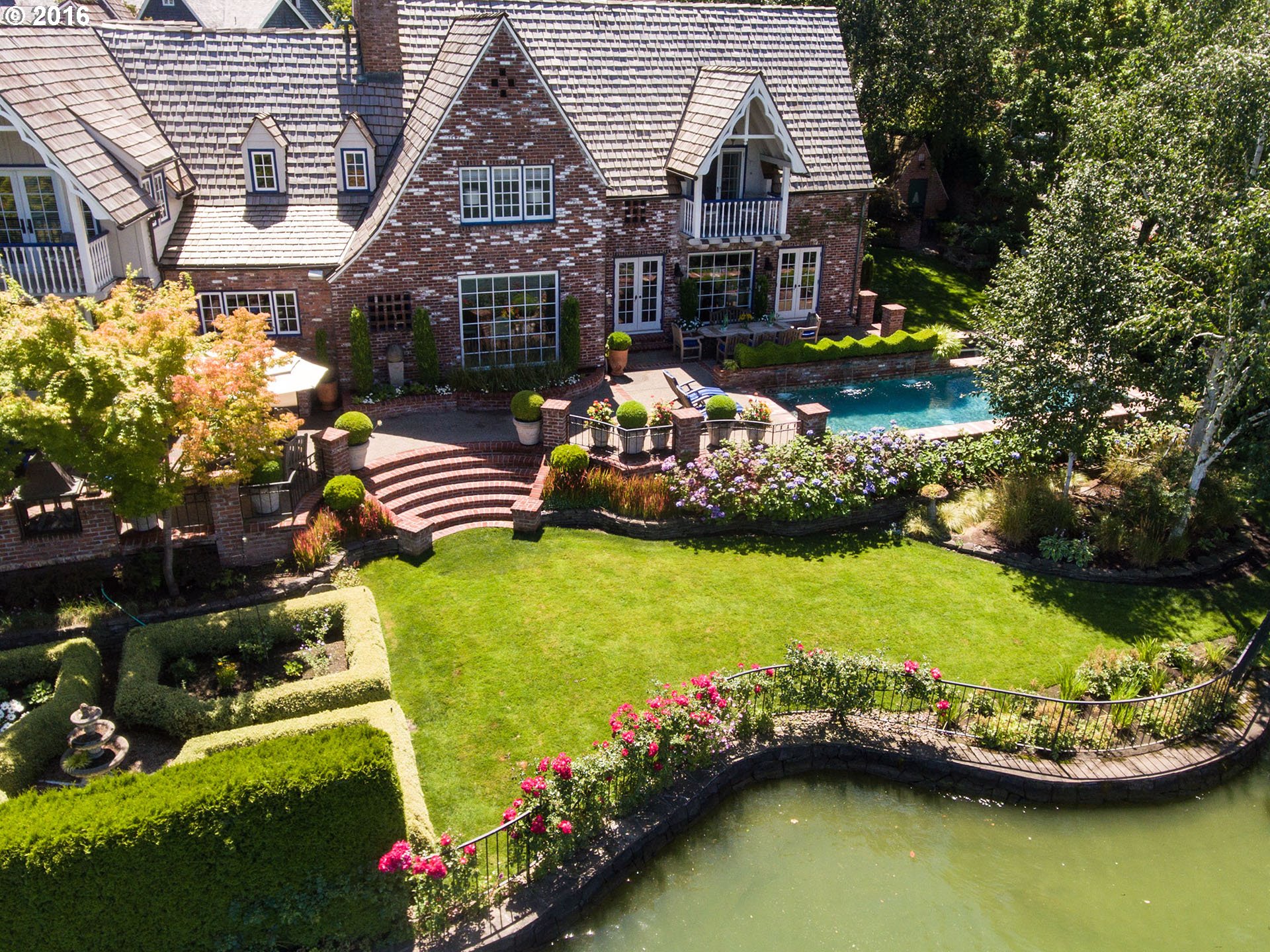 $4,600,000 - 4Br/4Ba - for Sale in Main Lake Oswego, Lake Oswego