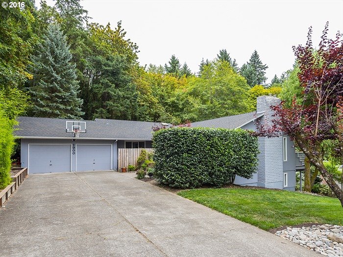 $629,900 - 4Br/3Ba - for Sale in Lake Oswego