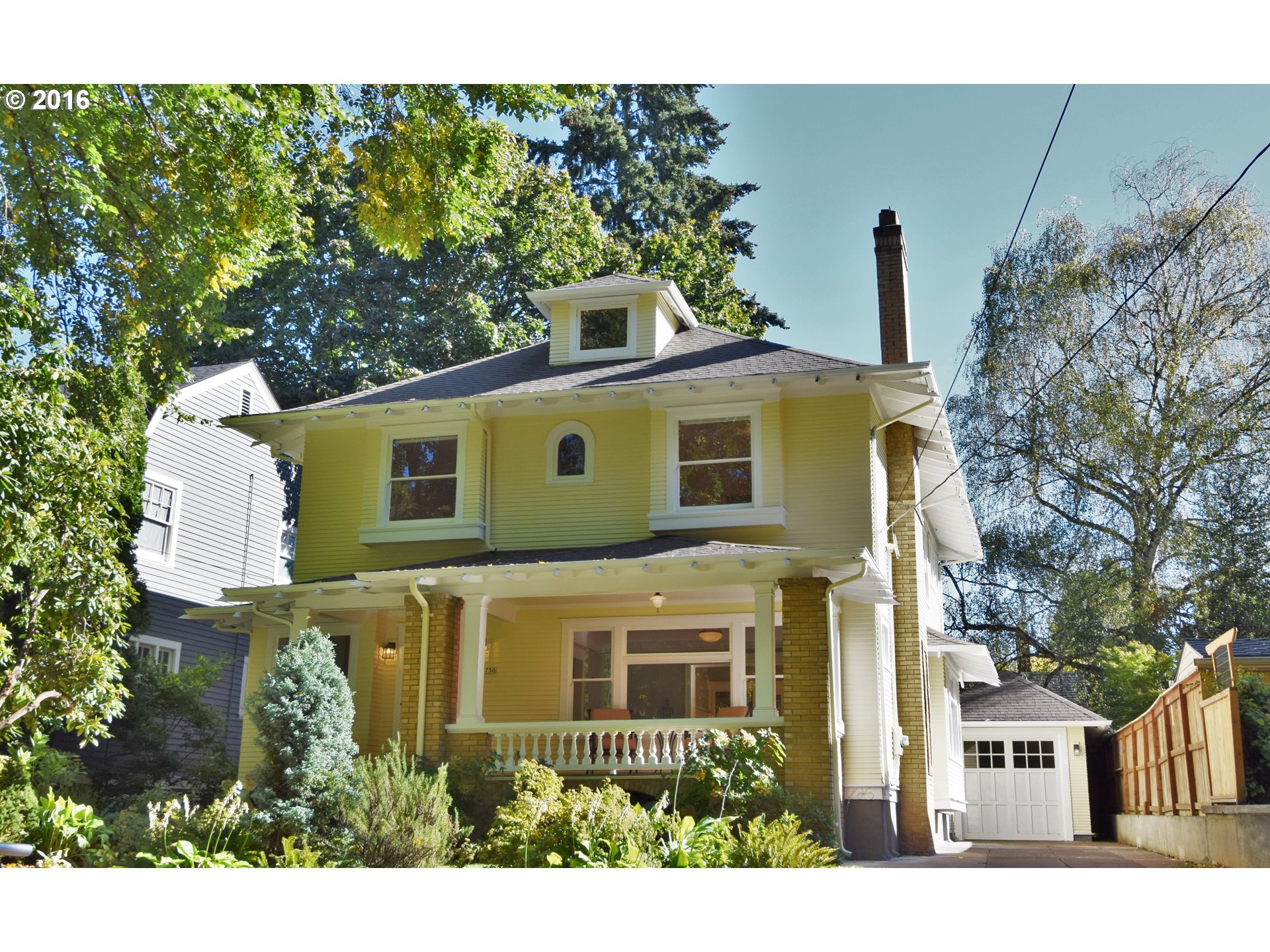 3750 DAVIS ST NE Portland, Oregon Exquisite house balances historic flavor updated for today. This home with vintage lighting and molding cast a glamorous spell, while updates and luxury kitchen provide the comfort of a new house. Luxury master w/ spa-like bath will start every day right. Four levels of house, four bedrooms, finished basement, and big bonus give family spaces for happy living. Quiet street by Laurelhurst Park: the best of Portland.