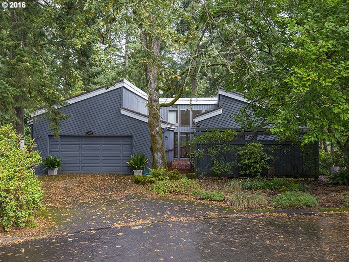 $635,000 - 4Br/3Ba - for Sale in Twin Point Estates, Lake Oswego