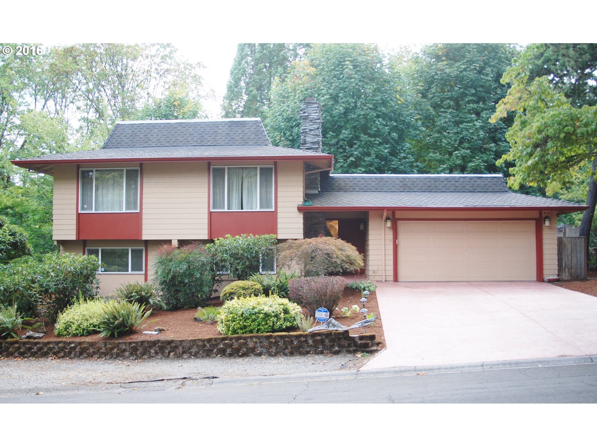 $569,000 - 4Br/4Ba - for Sale in Lake Oswego