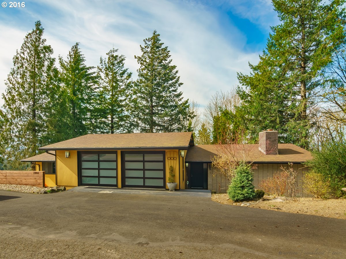 $683,000 - 4Br/3Ba - for Sale in Skyline Area, Portland
