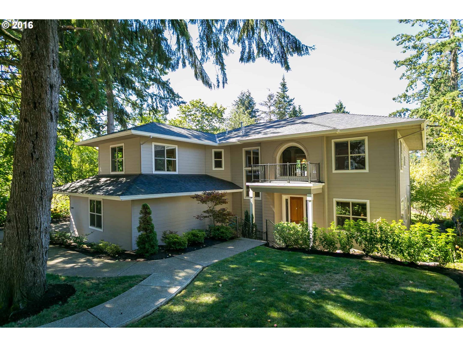 $1,199,900 - 4Br/5Ba - for Sale in Lake Oswego
