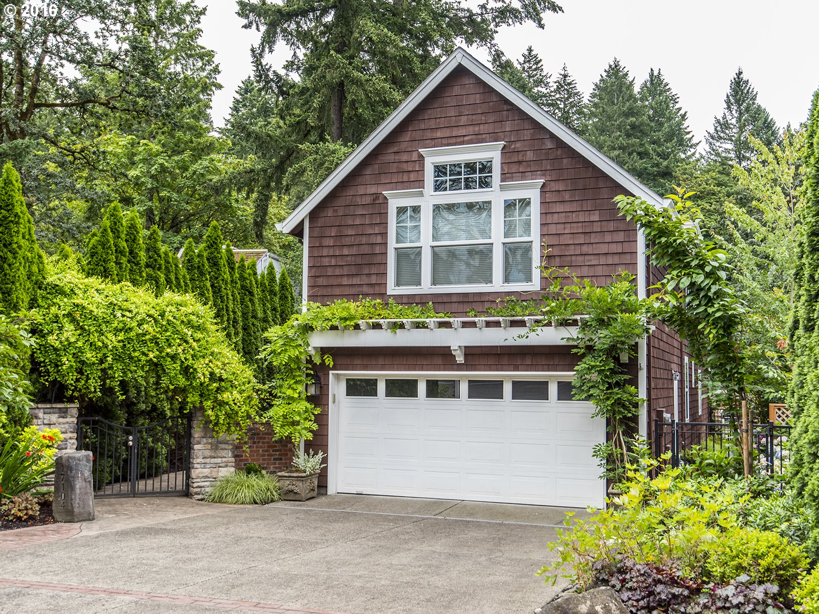 $1,599,000 - 3Br/3Ba - for Sale in Blue Heron Bay, Lake Oswego