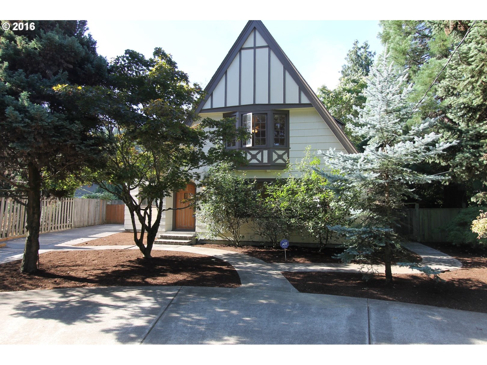 $325,000 - 3Br/2Ba - for Sale in Centennial, Portland