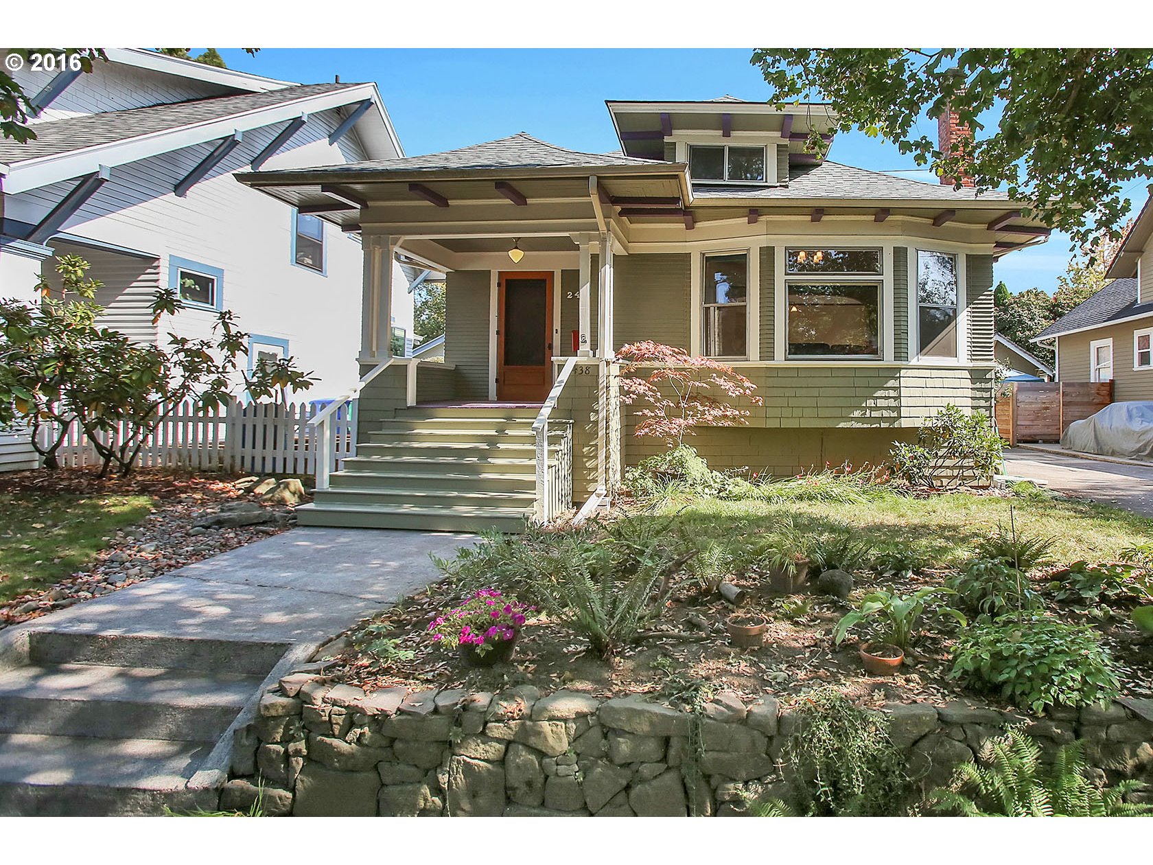 $572,000 - 4Br/3Ba - for Sale in Rose City/hollywood, Portland