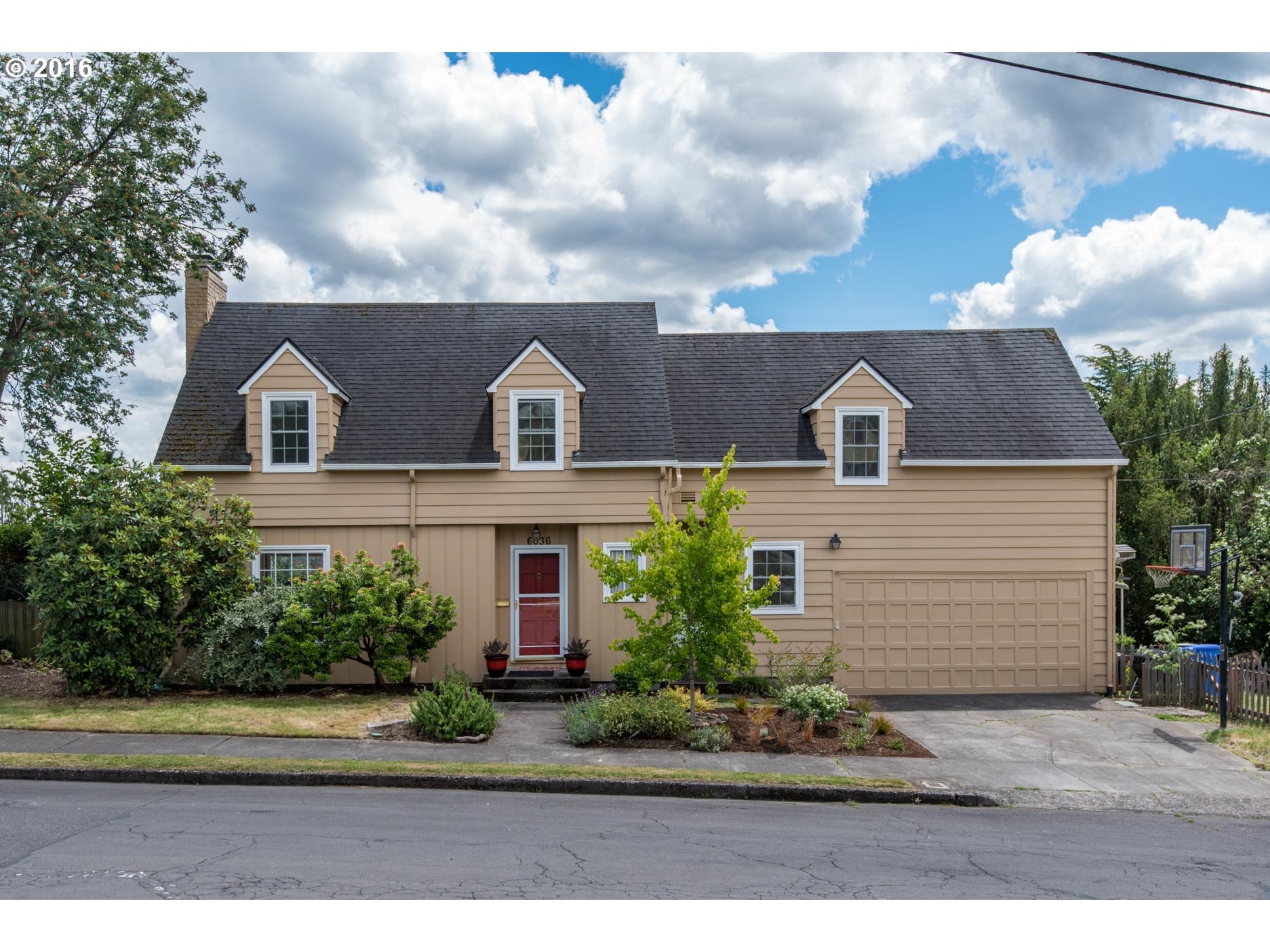 $579,900 - 3Br/2Ba - for Sale in Rose City Park, Portland