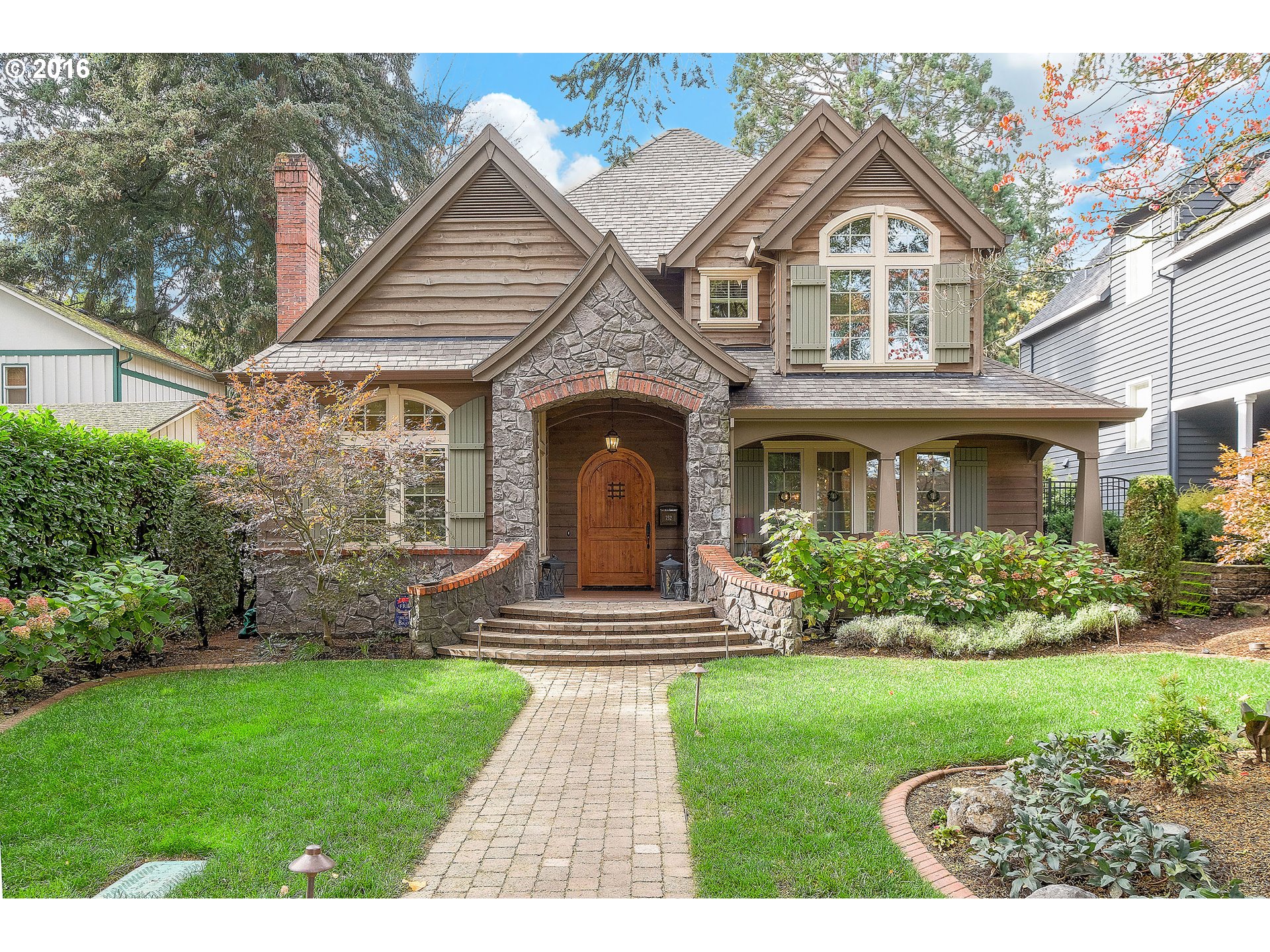 $1,350,000 - 5Br/4Ba - for Sale in First 1st Addition, Lake Oswego