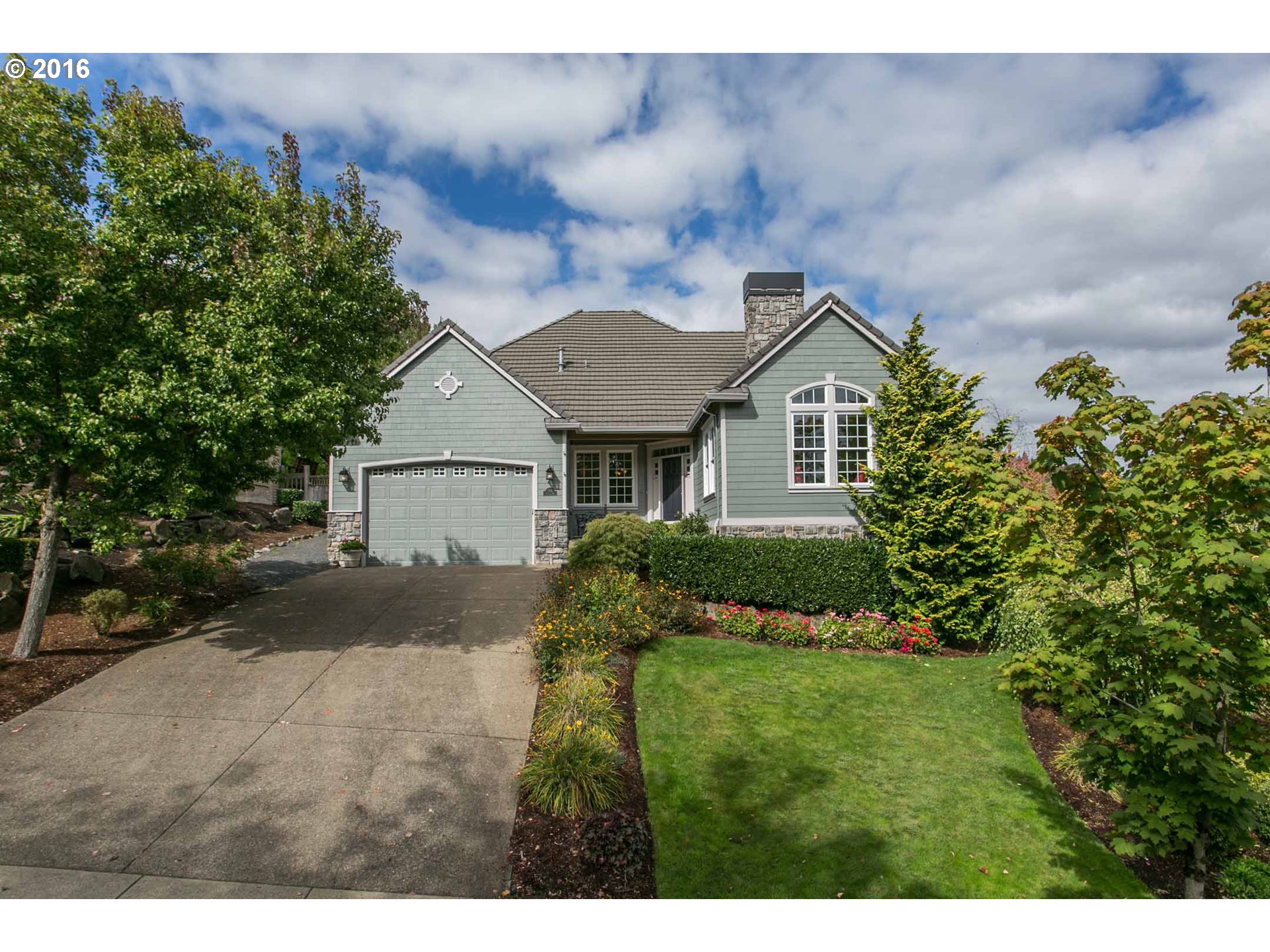 $899,900 - 4Br/3Ba - for Sale in West Linn