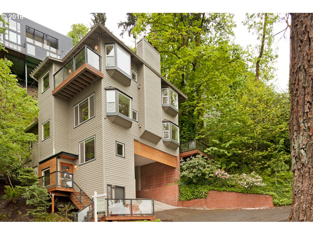$848,000 - 3Br/3Ba - for Sale in Kings Heights, Portland