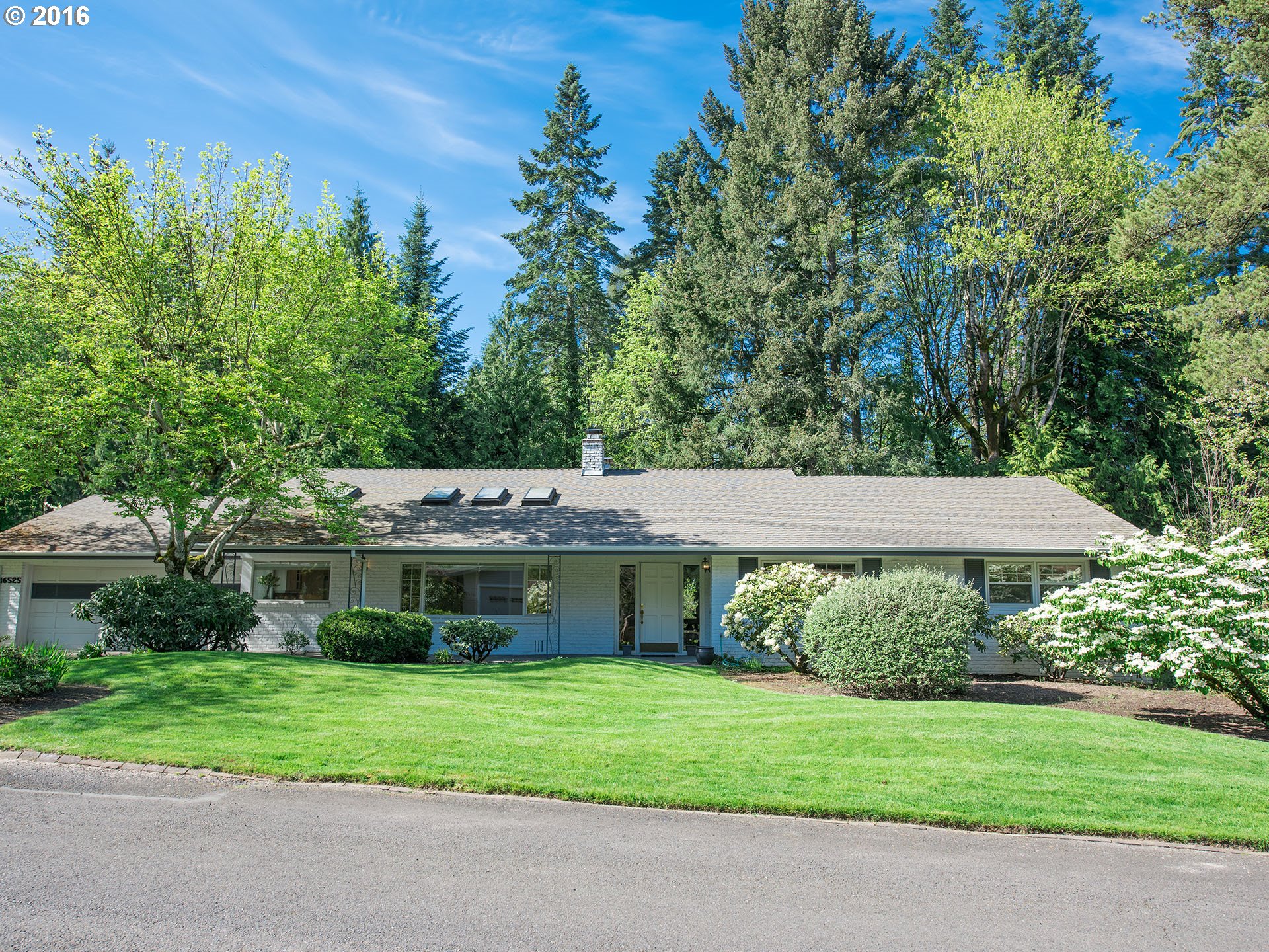 $559,900 - 3Br/3Ba - for Sale in Glenmorrie, Lake Oswego