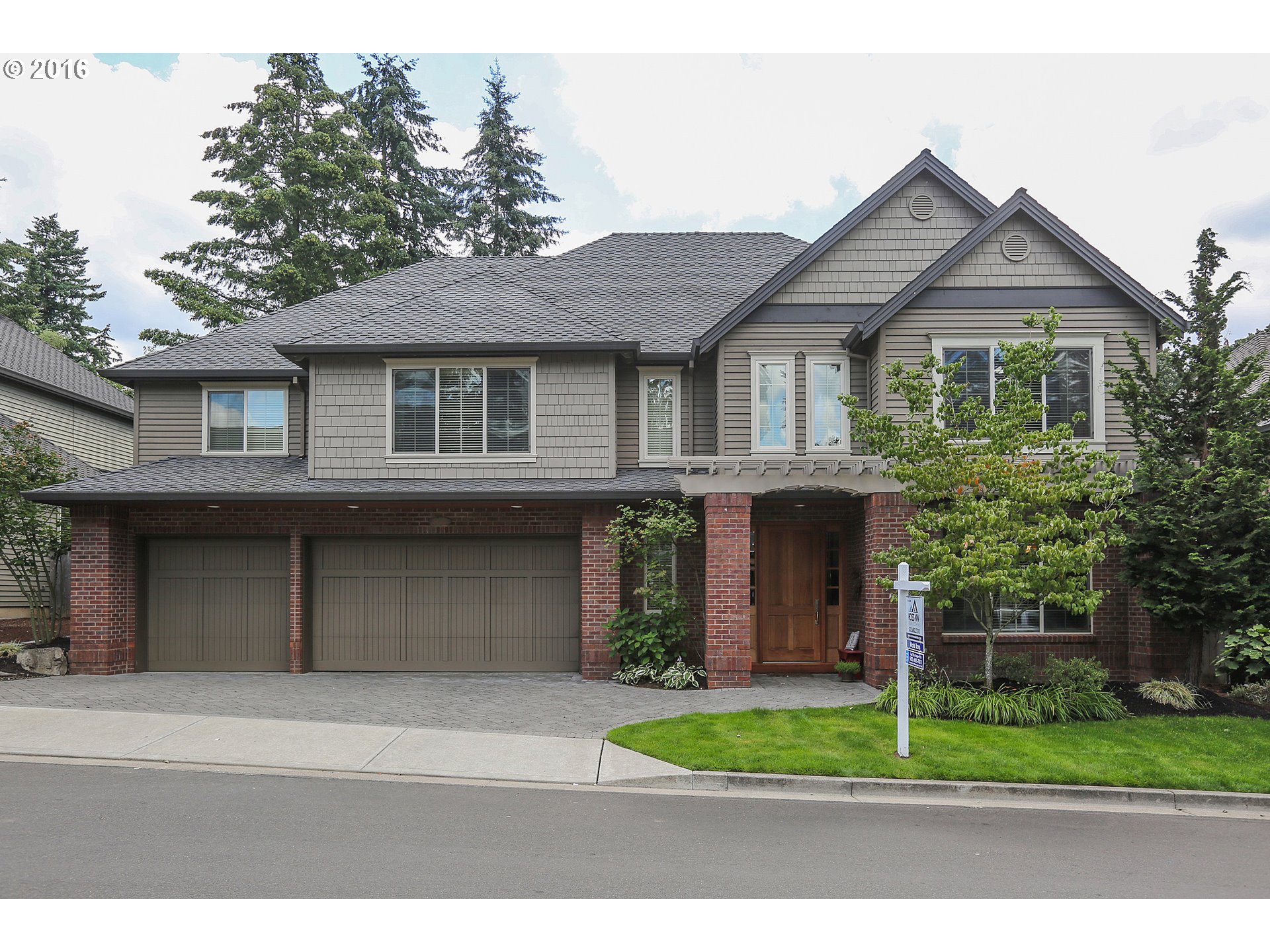 $999,900 - 4Br/4Ba - for Sale in Lake Oswego