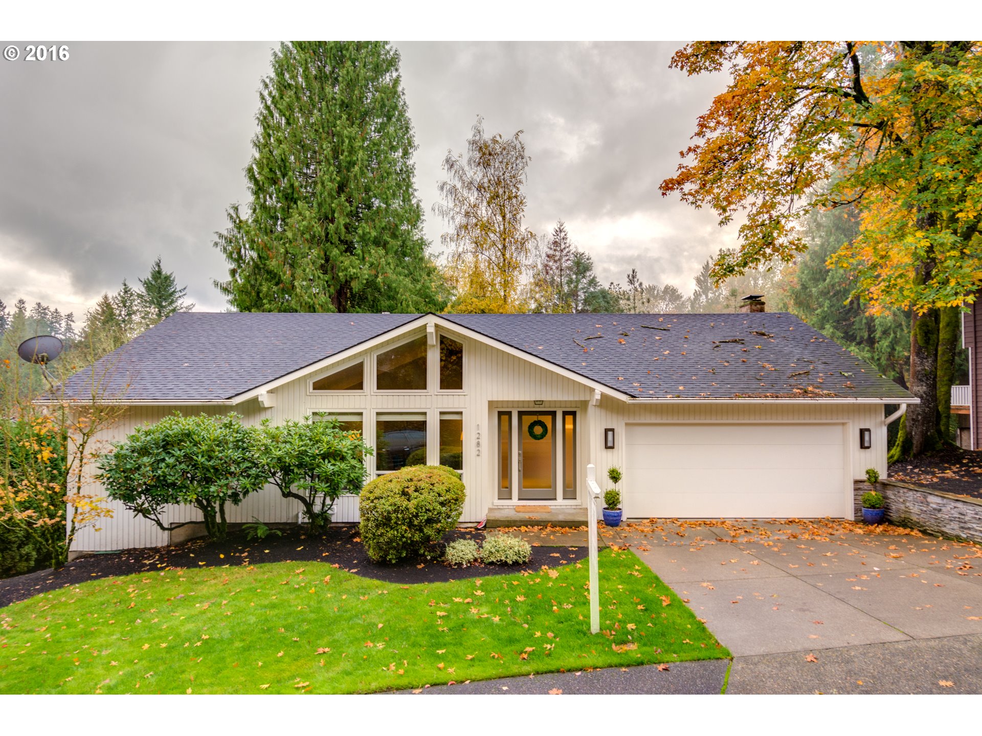 $699,000 - 5Br/3Ba - for Sale in Red Fox Hills, Lake Oswego