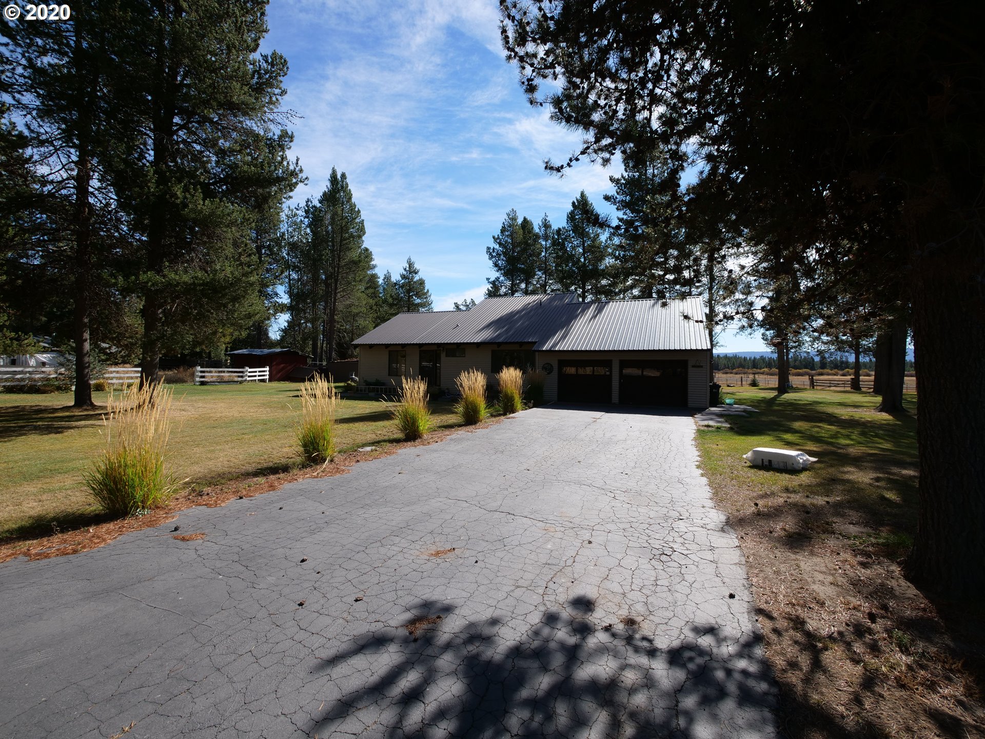 1052 S AIRPORT DR (1 of 28)
