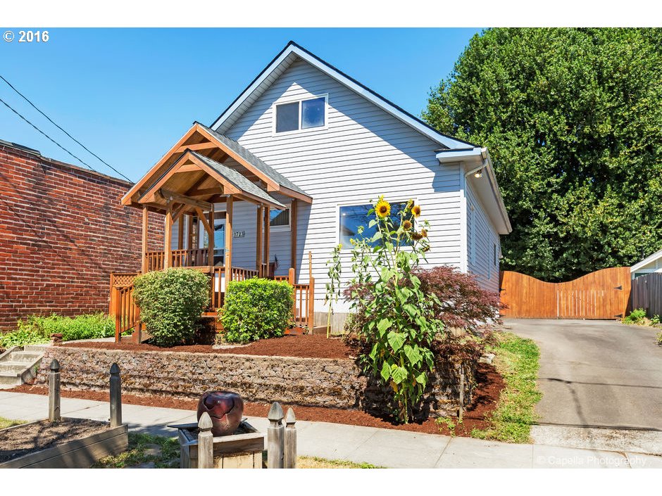$449,900 - 3Br/2Ba - for Sale in Sellwood, Portland