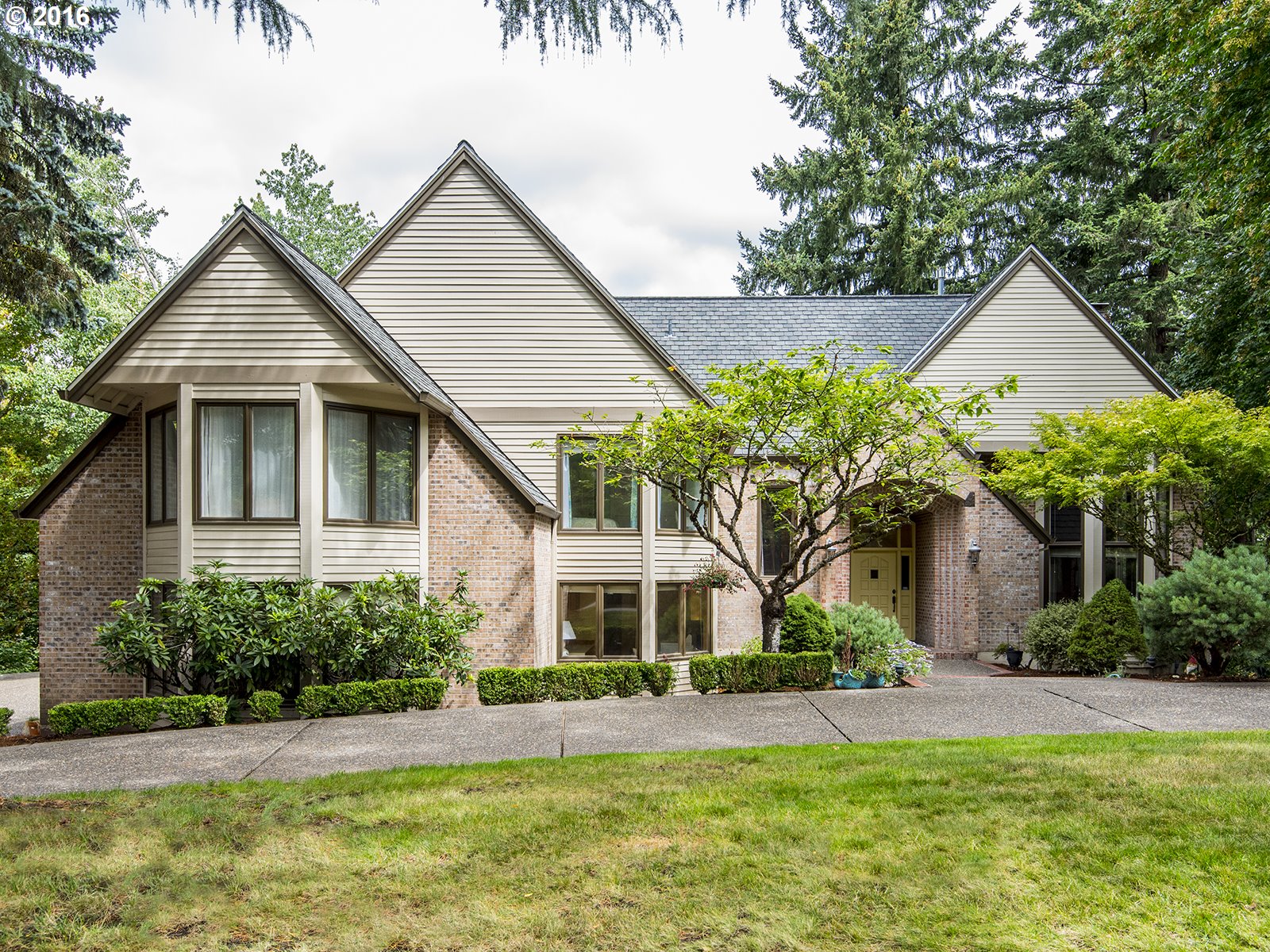 $999,000 - 5Br/5Ba - for Sale in Westridge, Lake Oswego