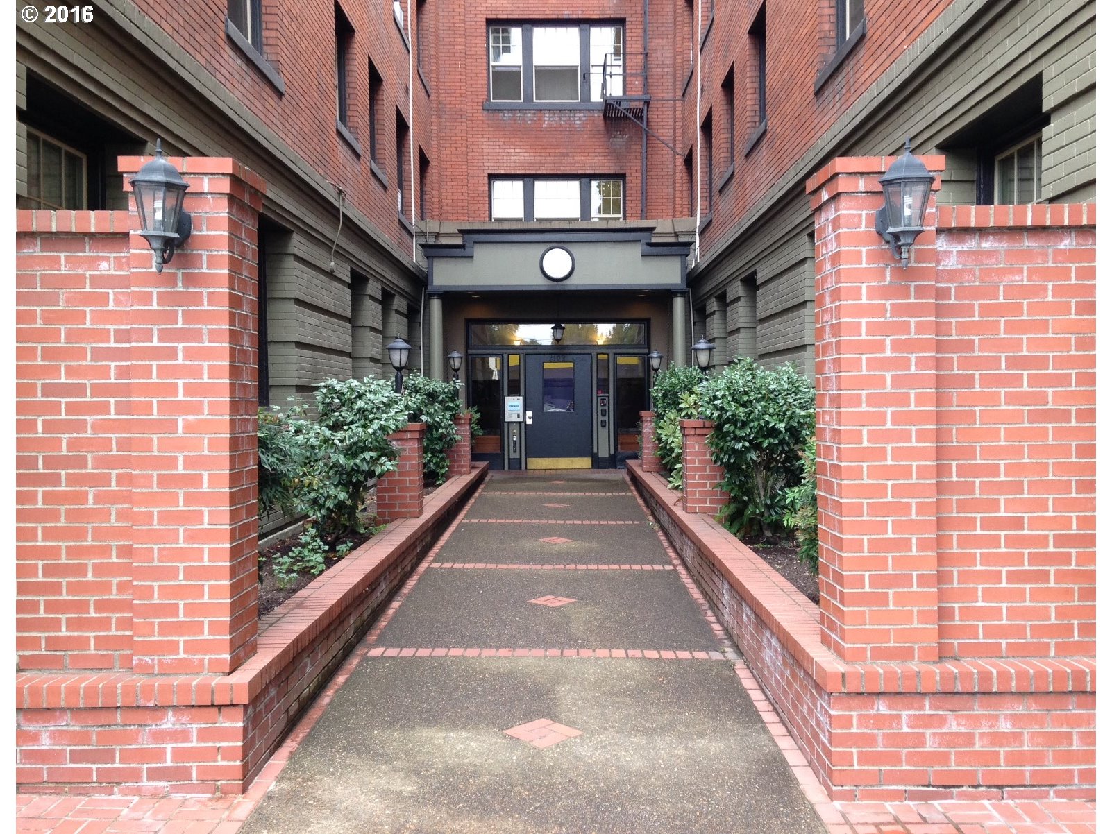 $208,000 - 1Br/1Ba - for Sale in Irving Street Towers, Portland