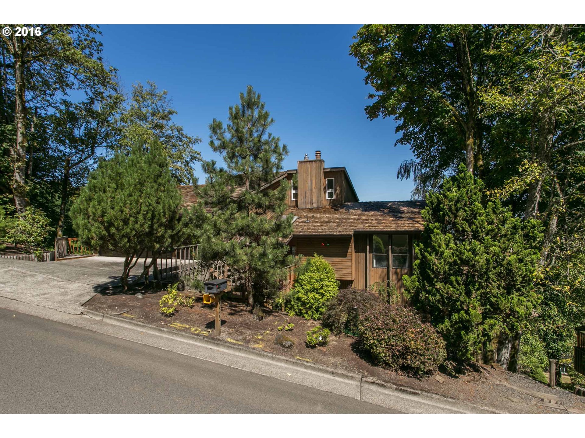 $695,000 - 4Br/3Ba - for Sale in Lake Oswego