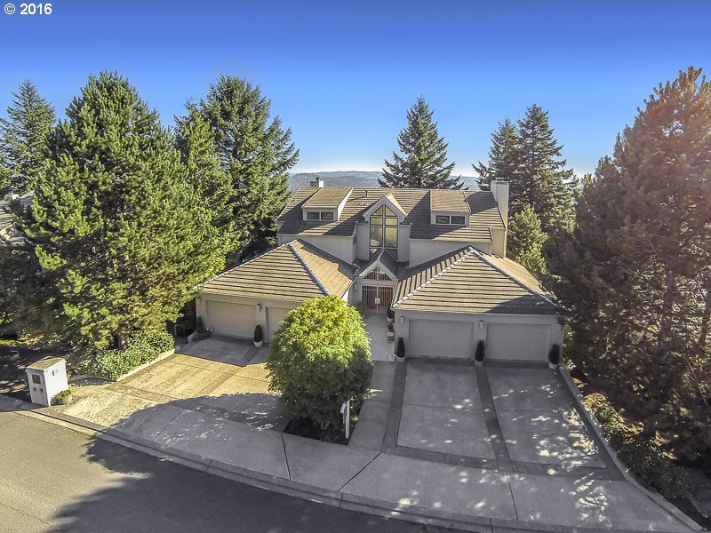 $899,000 - 4Br/5Ba - for Sale in Lake Oswego