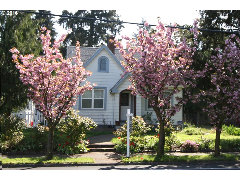 $399,900 - 3Br/3Ba - for Sale in Woodstock, Portland