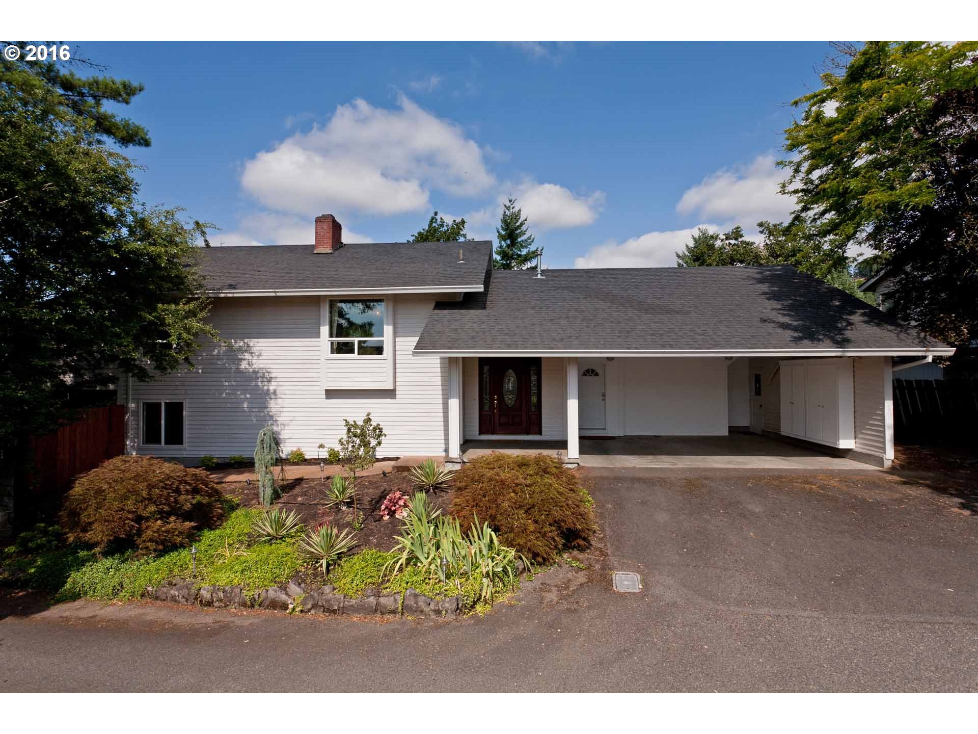 $995,000 - 4Br/3Ba - for Sale in Lake Oswego