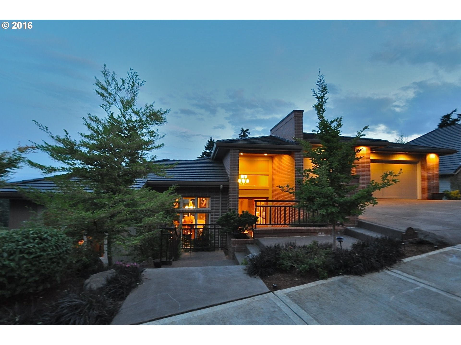 $1,648,000 - 4Br/6Ba - for Sale in Atherton Heights, Lake Oswego