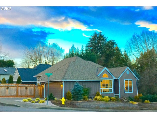 5725 WINDFIELD LOOP Lake Oswego, Oregon Gorgeous One-level 3br-2ba excellent location in Windfield.Complete renovation-New wood floors-New kitchen-High end SS appls-Gas range-Granite counters-Large eat at peninsula. All New custom oversized windows-New exter paint-Newer roof & furnace- Skylights-Open greatroom-New gas fireplace. Professionally landscaped-Patio-Fenced backyard-Beautiful perennial garden-New garage door-Utility sink-New vanities & Toilets. Lake Oswego Schools