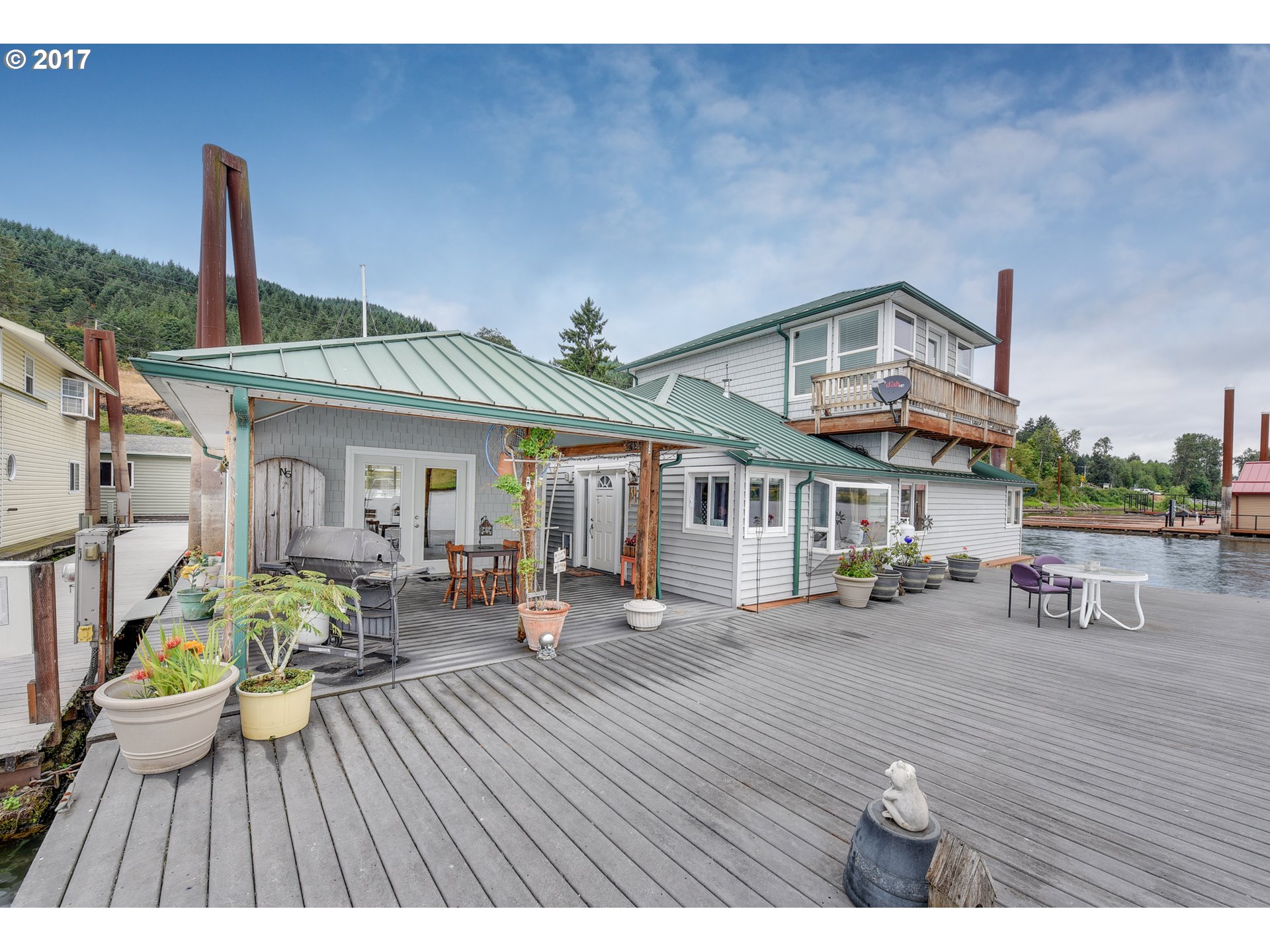 Floating Homes for Sale in Portland Oregon, Portland Oregon Floating