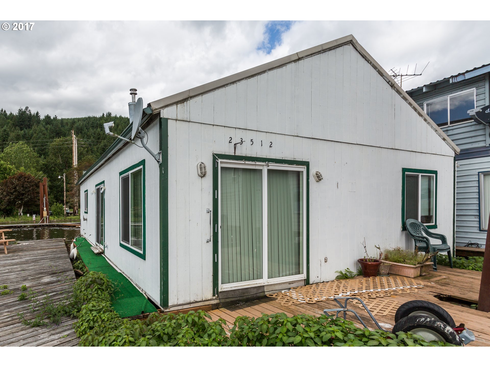 Floating Homes for Sale in Portland Oregon, Houseboats, Moorages, and