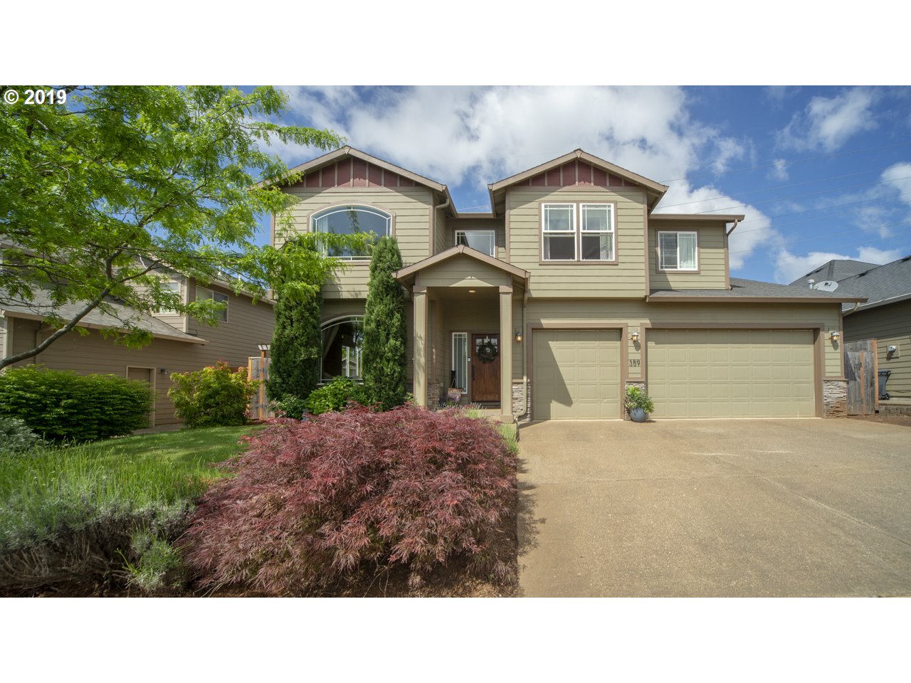 359 NW EAGLE FEATHER ST (1 of 32)