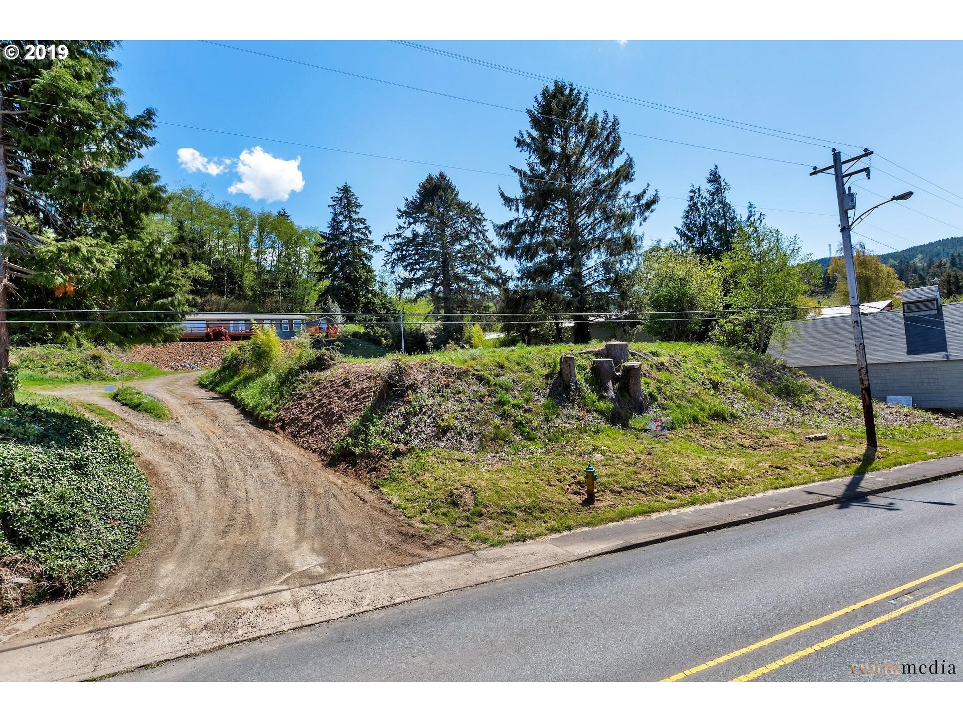 Living Room Realty Portland Real Estate