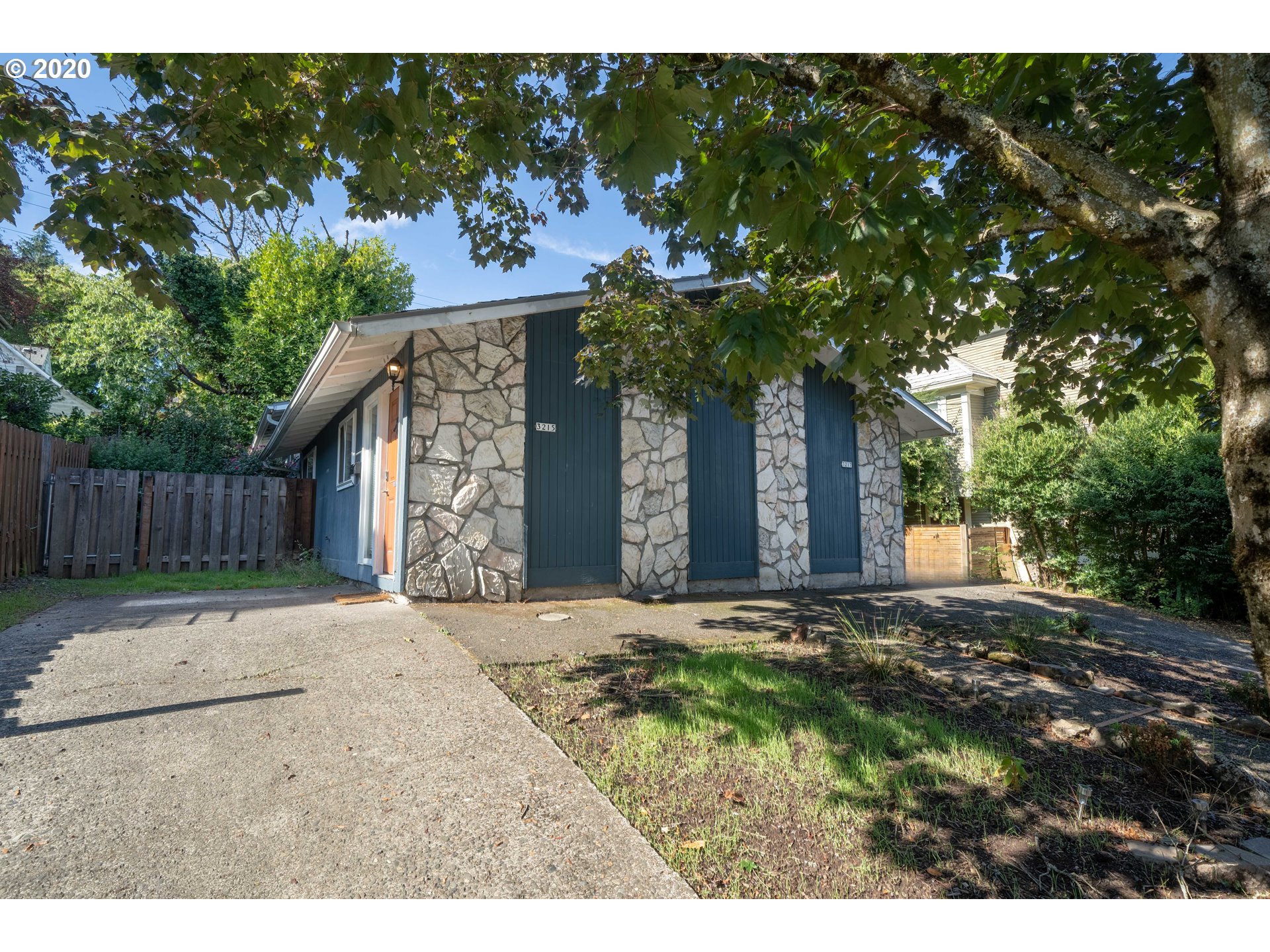 3215 SE 10TH AVE (1 of 13)