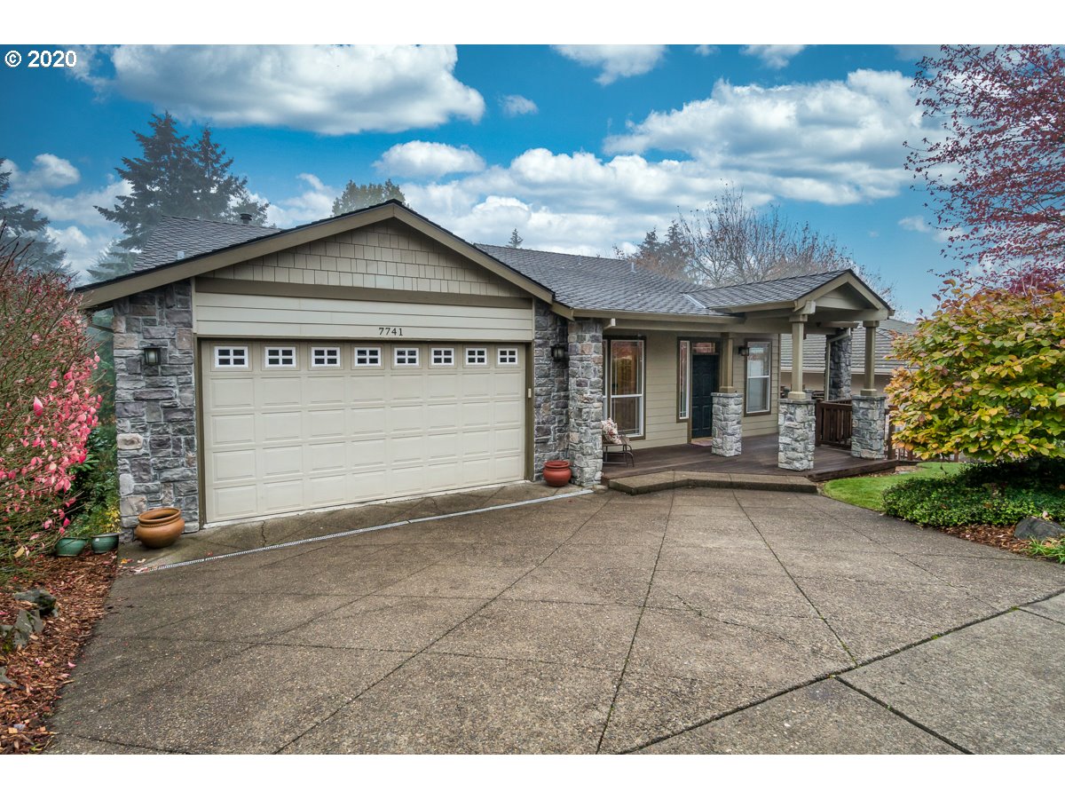7741 SW 189TH AVE (1 of 32)