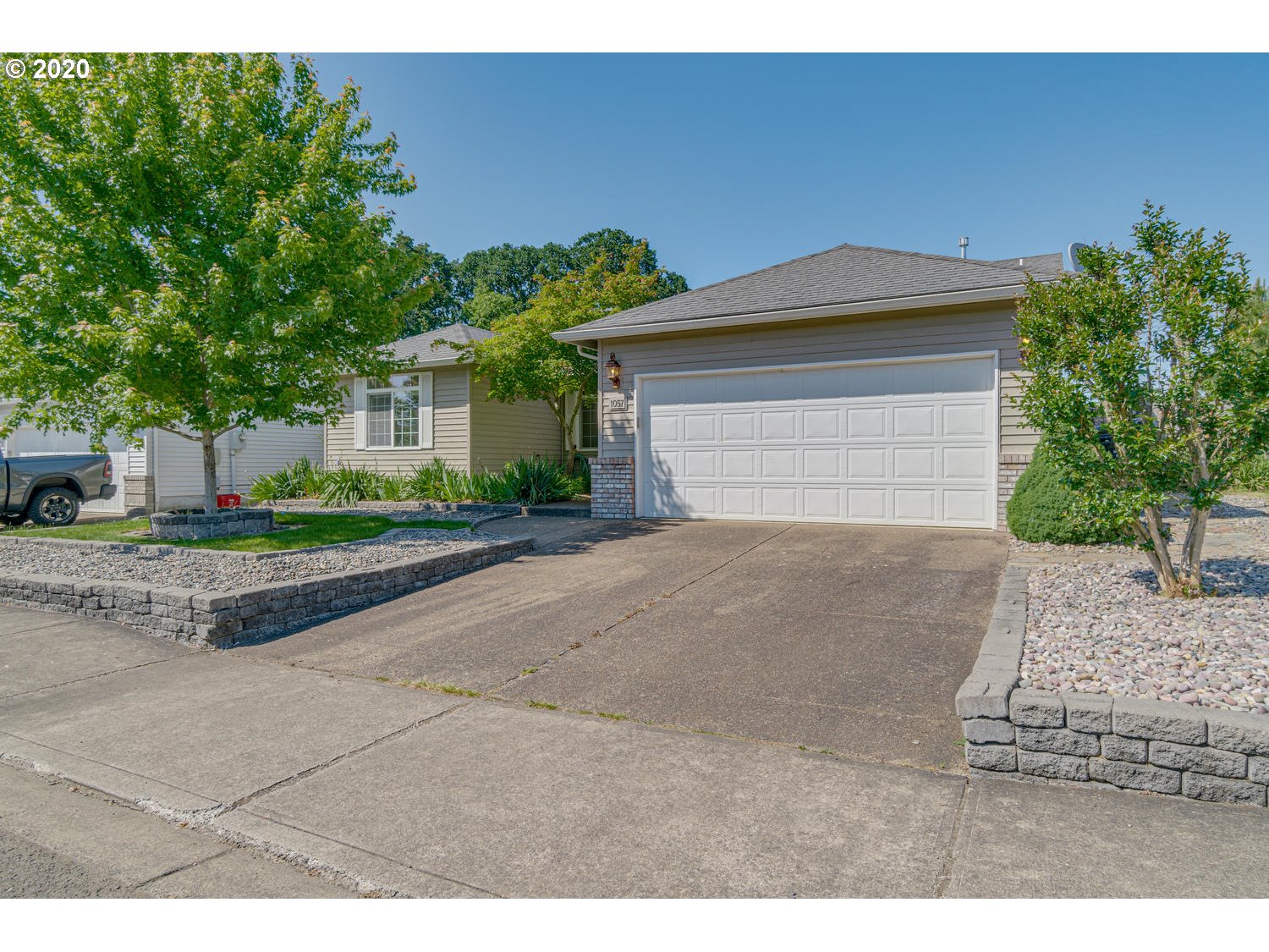 1057 MT VIEW LN (1 of 26)